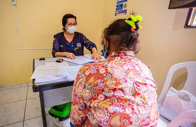 Usuários do Centro Pop de Arapiraca passam por consultas médica e odontológica durante ação