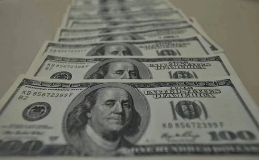 “O dólar já está na direção dos R$ 4,40”, diz economista