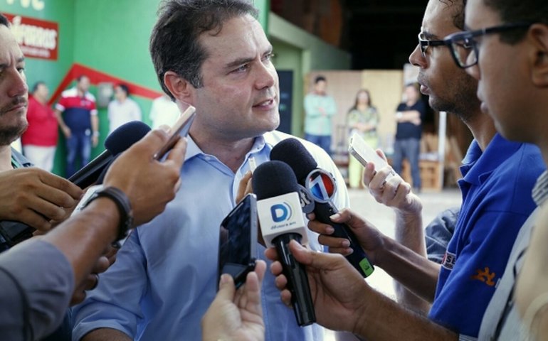 Renan Filho assina ordem de serviço para construção do Centro de Convenções de Penedo