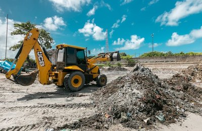 Trabalho preventivo reduz em 66% a quantidade de lixo retirado nas praias da capital após as chuvas