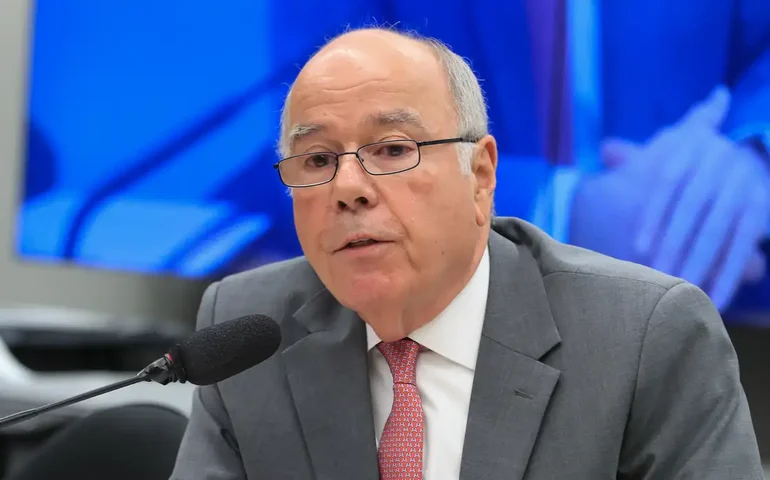 Prefeitos brasileiros conseguem atravessar fronteira para Jordânia