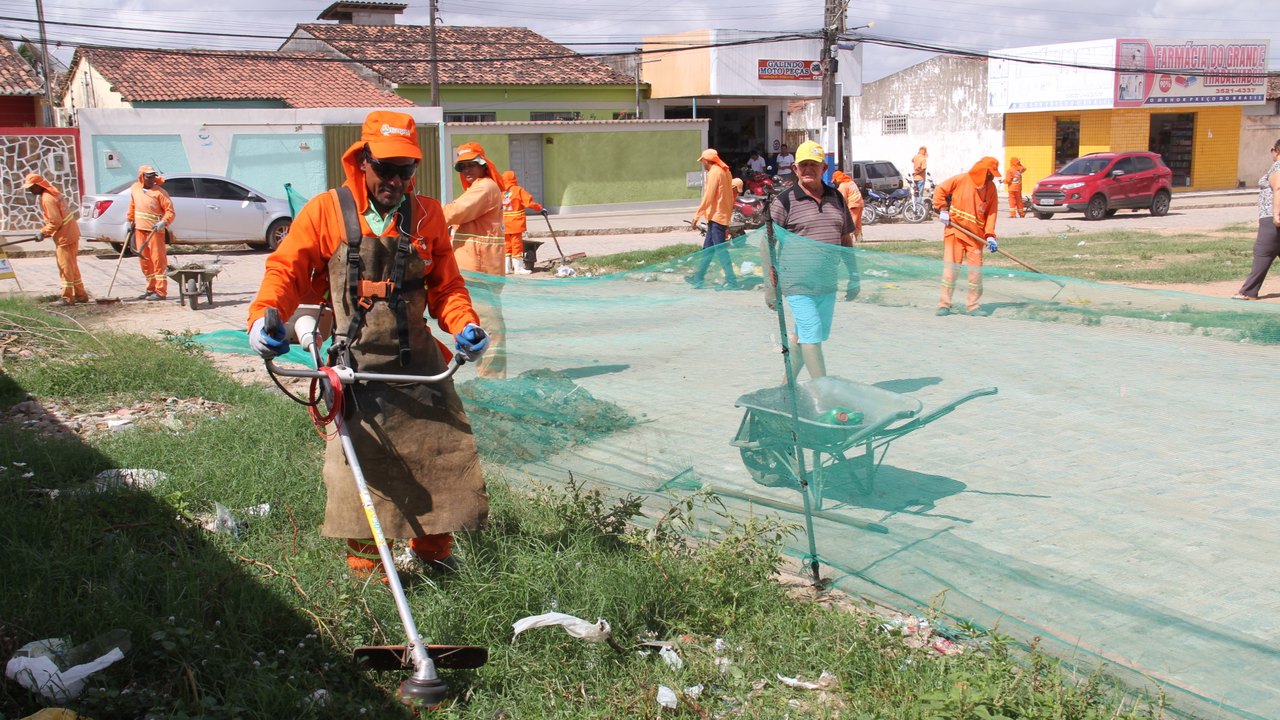 Arapiraca: Bairro Planalto recebe mutirão de limpeza
