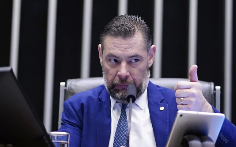 Comissão aprova reserva de vagas de estacionamento para pessoas com autismo