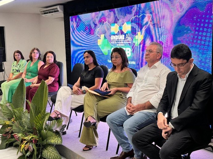 Murici fecha semana com avanços em educação e desenvolvimento