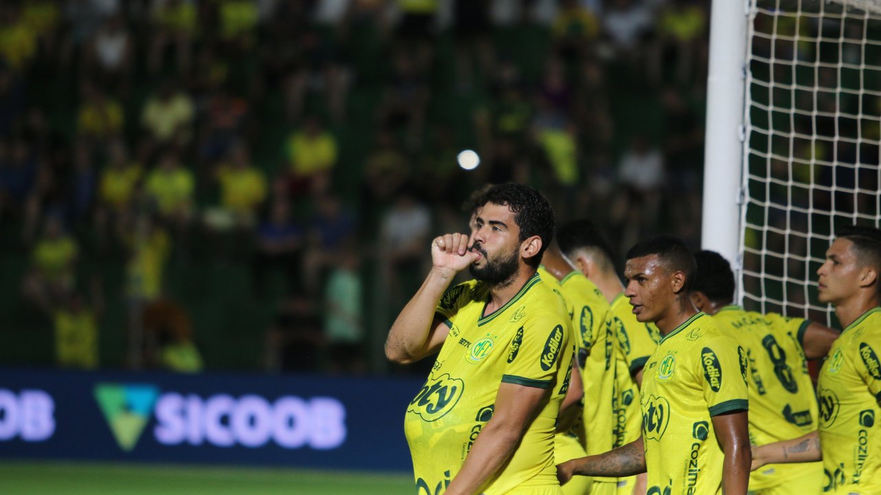 Mirassol vence o Londrina, chega a 3ª vitória seguida e encosta no G-4 da Série B