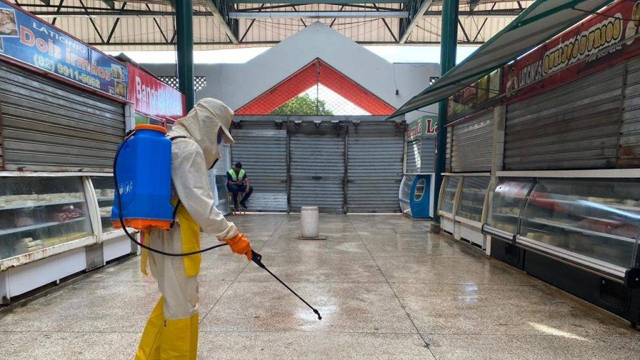 Prefeitura realiza ação de desinfecção no mercado público municipal