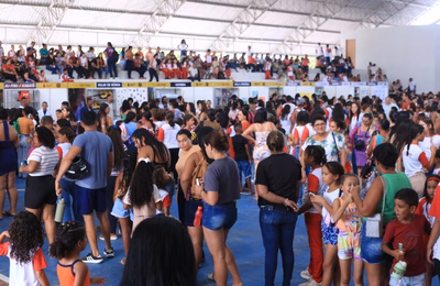 Prefeitura de Penedo reúne estudantes, pais e servidores durante aula inaugural da Educação em Tempo Integral