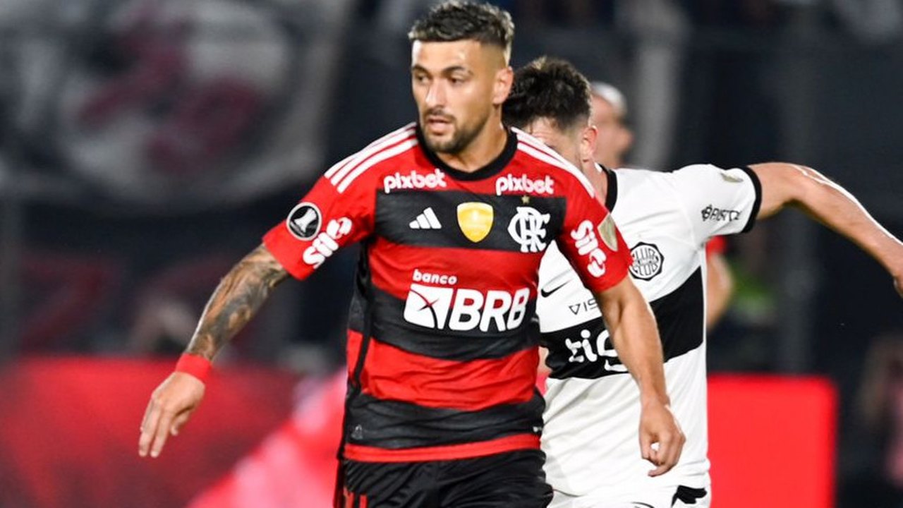 Flamengo é superado pelo Olimpia por 3 a 1 e dá adeus à Libertadores