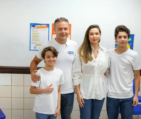 Renan Filho vota em Maceió e diz que está preparado para fazer o melhor governo de sua vida