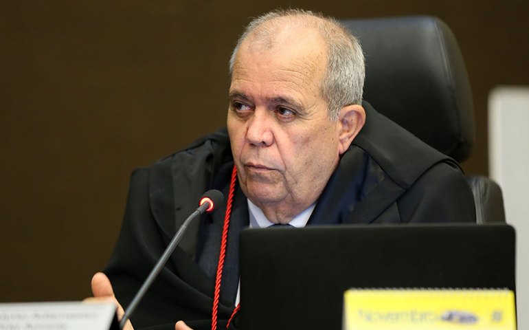 ﻿Justiça determina retorno do prefeito de Campestre ao cargo