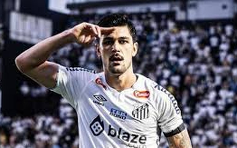 João Basso exalta preparação do Santos para volta do Brasileirão: 'Treinos intensos e fortes'