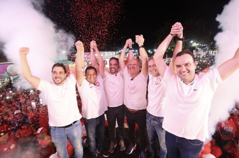 Grande caminhada e comício de Ronaldo Lopes entram para a história de Penedo