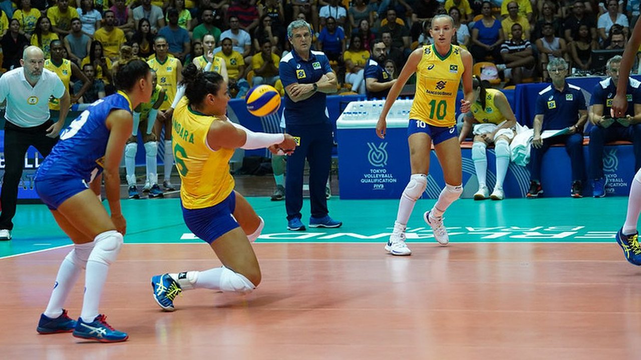 Brasil faz 3 a 0 no Peru pelo Pré-Olímpico de vôlei feminino