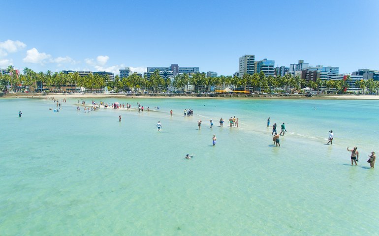 Boom de viagens e cidades em disputa: quando o turismo expulsa moradores