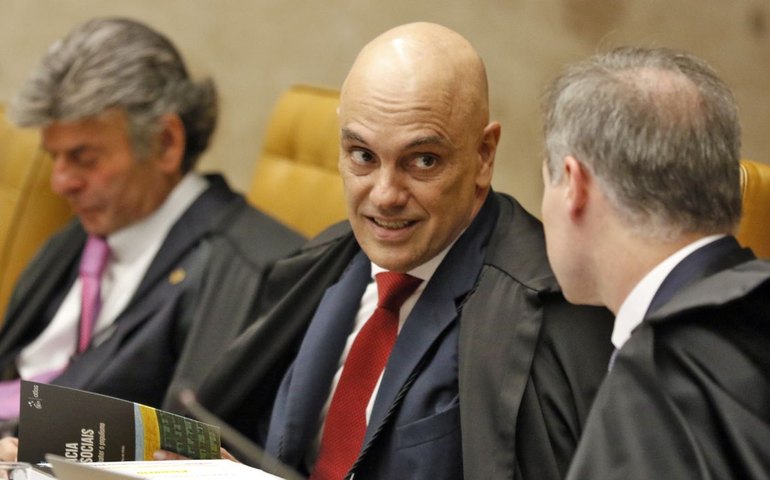 Assistência religiosa a presos é prevista na Constituição, diz Moraes