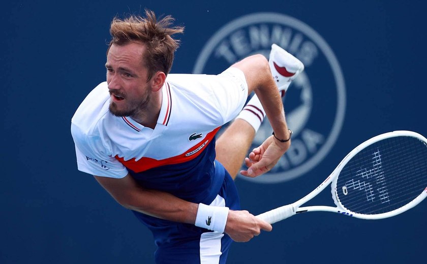 Medvedev vence De Minaur e reage no ATP Finals após derrota na estreia