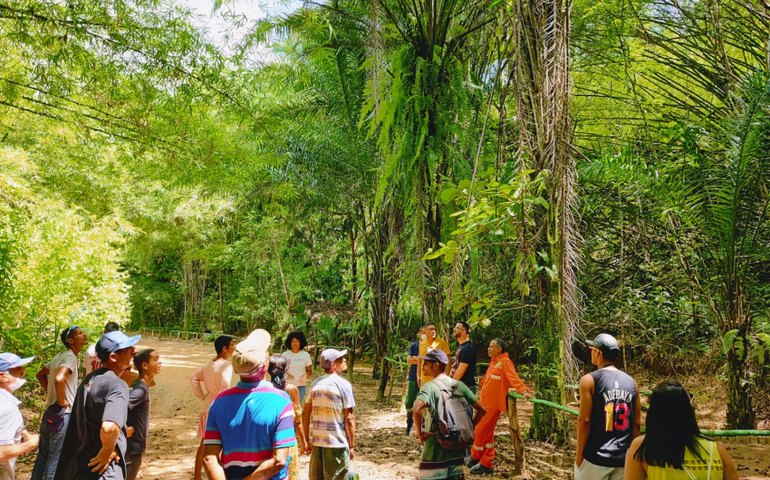 Pessoas em situação de rua aproveitam dia de lazer no Parque Municipal