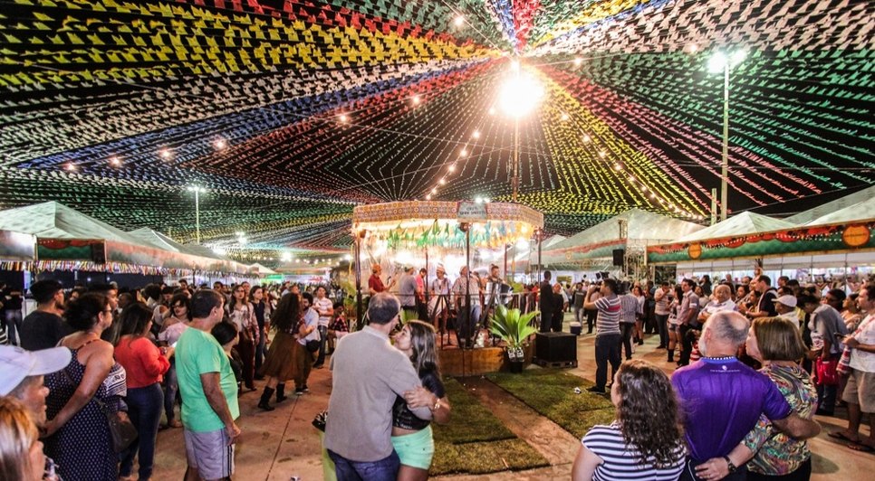 ARRAIÁ DO POVO 