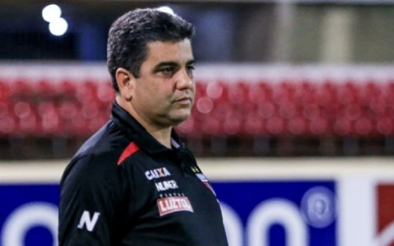 Marcelo Cabo mira Vasco ofensivo, promete acesso e fala em título da Série B