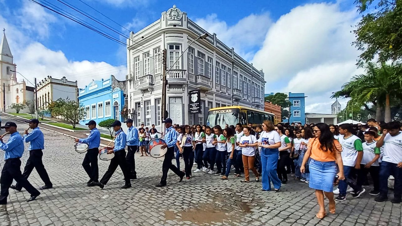 Mais de 500 estudantes participam da Caminhada Literária de Viçosa