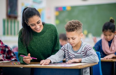 Educação transformadora e emancipação social: quando a escola ensina a pensar
