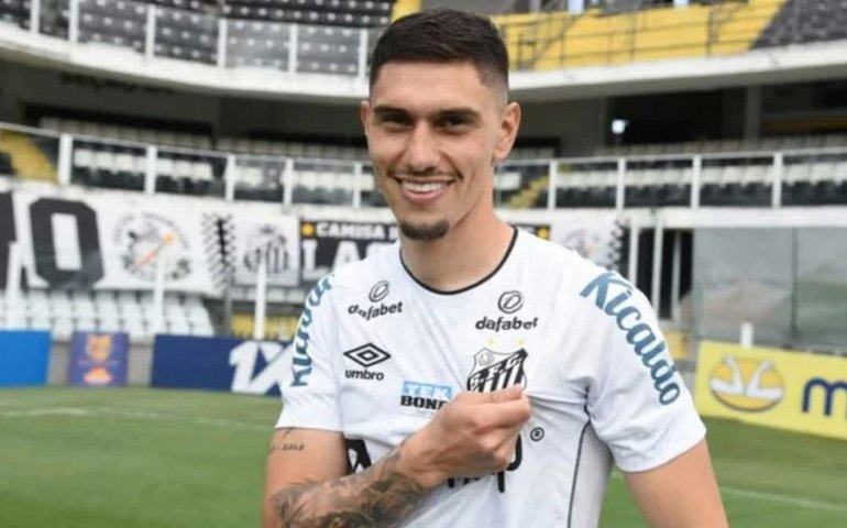 Emiliano Velázquez antecipa fim de contratao e se despede do Santos