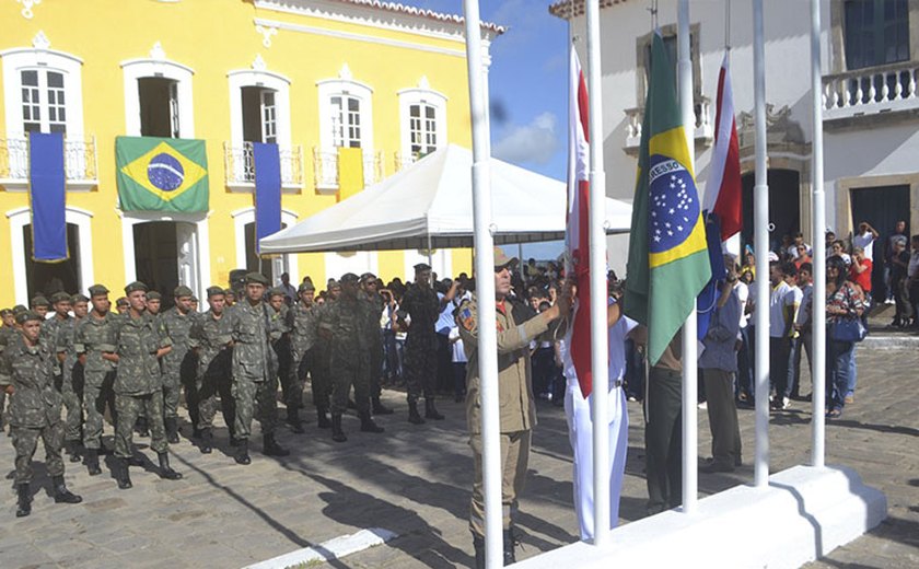 Comemorações da Semana da Pátria iniciam na Praça Barão de Penedo, Centro Histórico