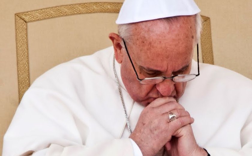 Papa Francisco telefona para jovem vítima de pedofilia