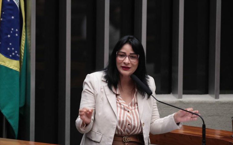 Comissão aprova proposta para garantir acesso de mulheres do campo a ações contra o câncer