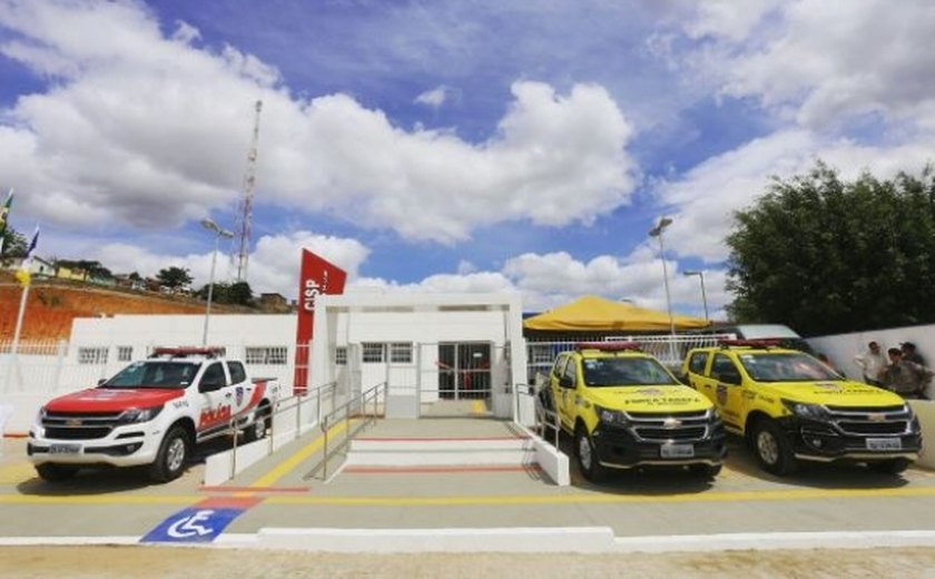 Governador entrega ambulâncias a oito municípios e inaugura Cisp em Girau Ponciano