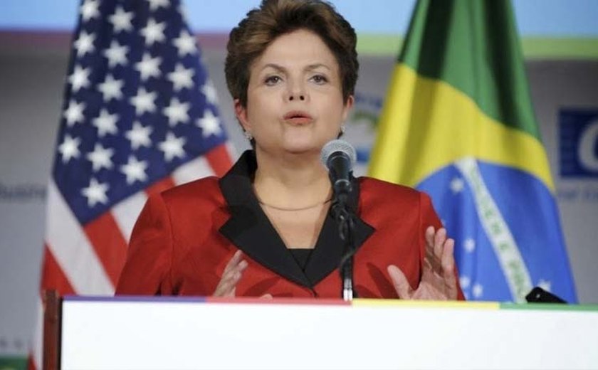 Dilma discute reforma ministerial com Lula em almoço no Alvorada