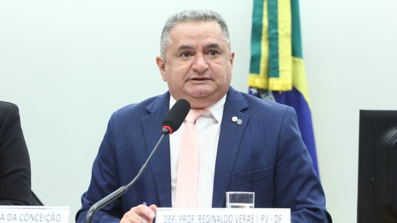 Comissão aprova oferta de dentista pelo SUS para estudantes e beneficiários de programas sociais