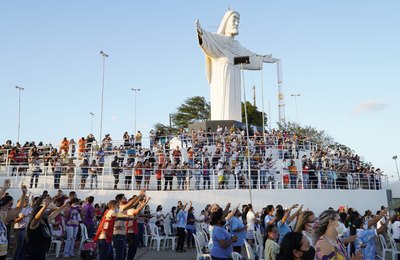 Cenáculo Mariano reúne centenas de fiéis e leva fé e esperança ao povo palmeirense