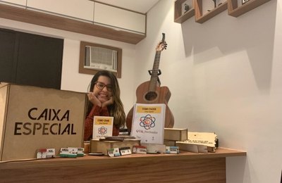 Professora desenvolve materiais que facilitam o ensino para alunos com deficiência