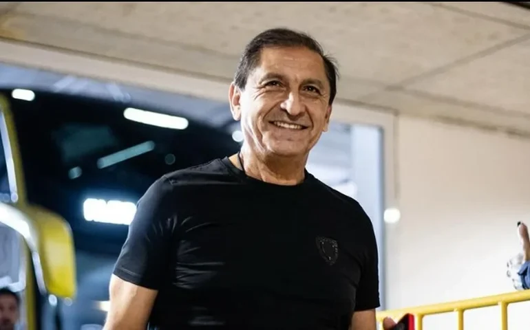 Ramón testa mudanças no time titular do Corinthians é Memphis pode ganhar descanso em Salvador