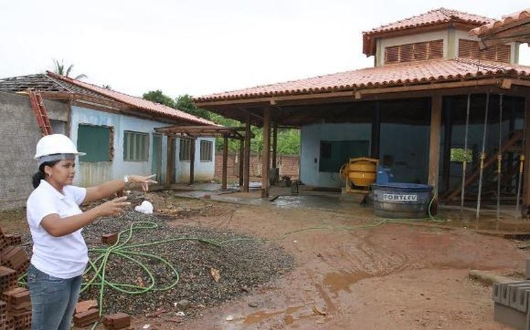 Governador inaugura escola indígena em Palmeira dos Índios