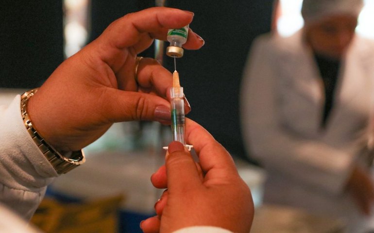 Arapiraca reforça importância de vacinação contra Covid-19; imunizantes estão disponíveis para grupos especiais