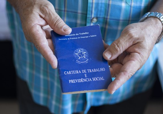 Alagoas oferece mais de 2.600 vagas de emprego em todo o estado; confira oportunidades