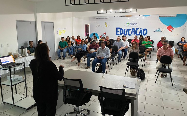 Turismo participa de oficina de planejamento do Projeto Orla, em Coruripe