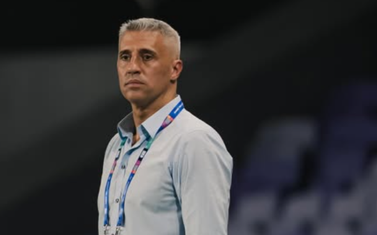 Crespo afasta pressão no São Paulo após vitória, mas deixa futuro em aberto: 'Não sei se fico'