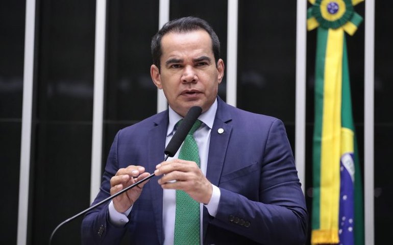 Câmara pode concluir hoje a votação do projeto que cria funções comissionadas no STF