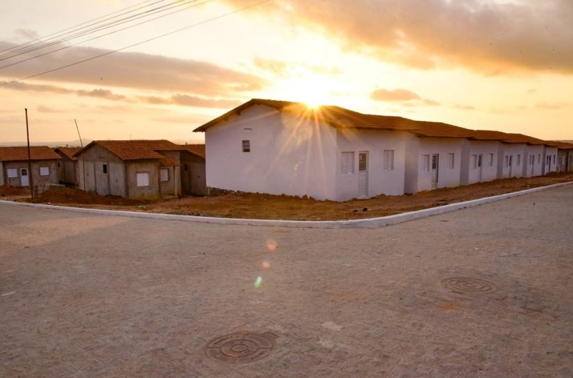 Prefeito Luciano Barbosa entrega mais uma etapa da revolução habitacional na Comunidade Mangabeiras