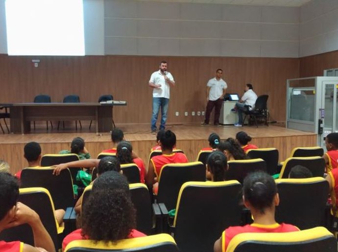 Trinta alunos participaram do projeto Sala de Alerta nas Escolas da Semarh