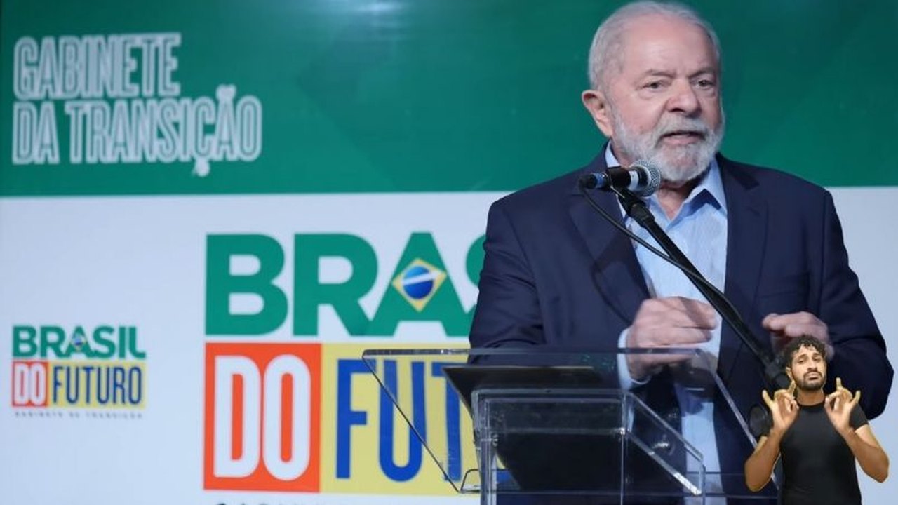 Lula: ‘acho que é a 1ª vez que um presidente começa a governar antes da posse’