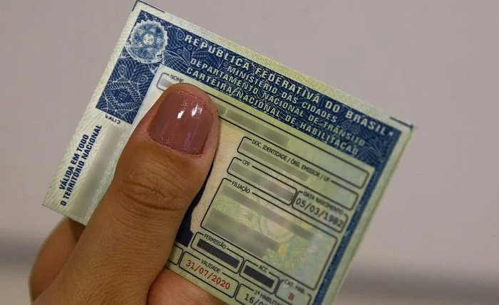 Programa visa conceder gratuitamente a Carteira Nacional de Habilitação