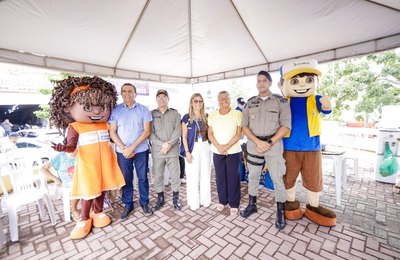 Prefeita Tia Júlia destaca importância da educação no trânsito durante blitz educativa em Palmeira