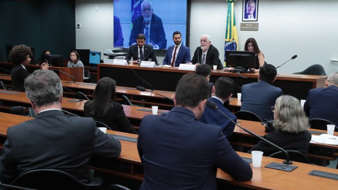 Comissão de Saúde debate avanços na produção nacional de medicamentos