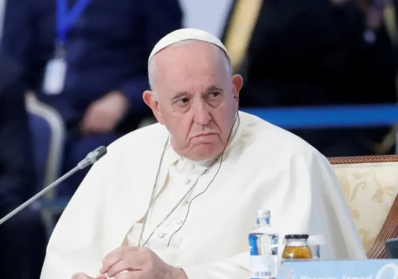 Milei convida Papa Francisco para ir à Argentina após chamá-lo de 'representante do maligno'