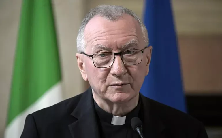 Vaticano defende desarmamento nuclear pacífico, diz Parolin
