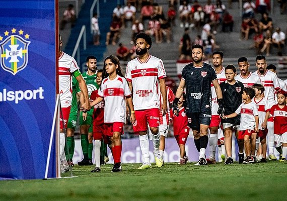 CRB busca primeira vitória fora de casa contra o Avaí na Série B